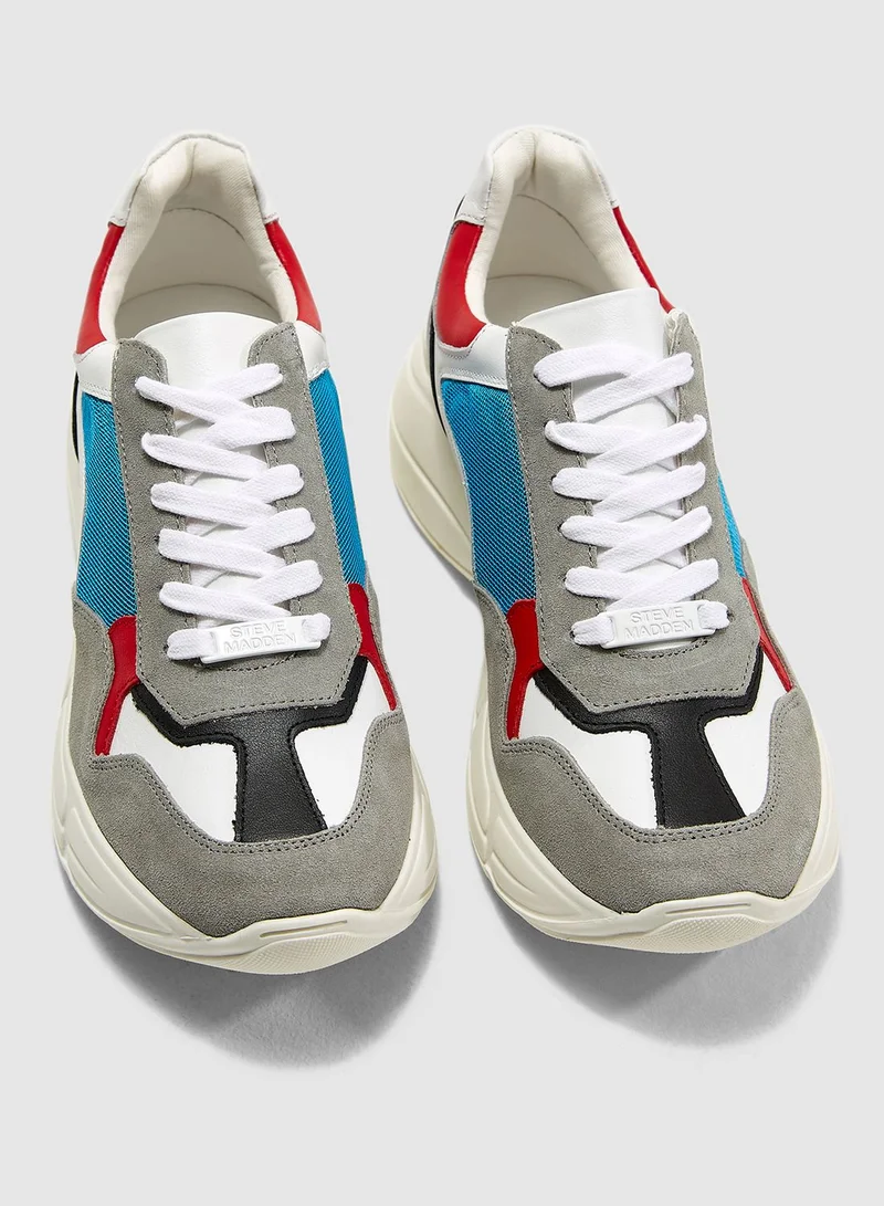 STEVE MADDEN Memory Sneaker