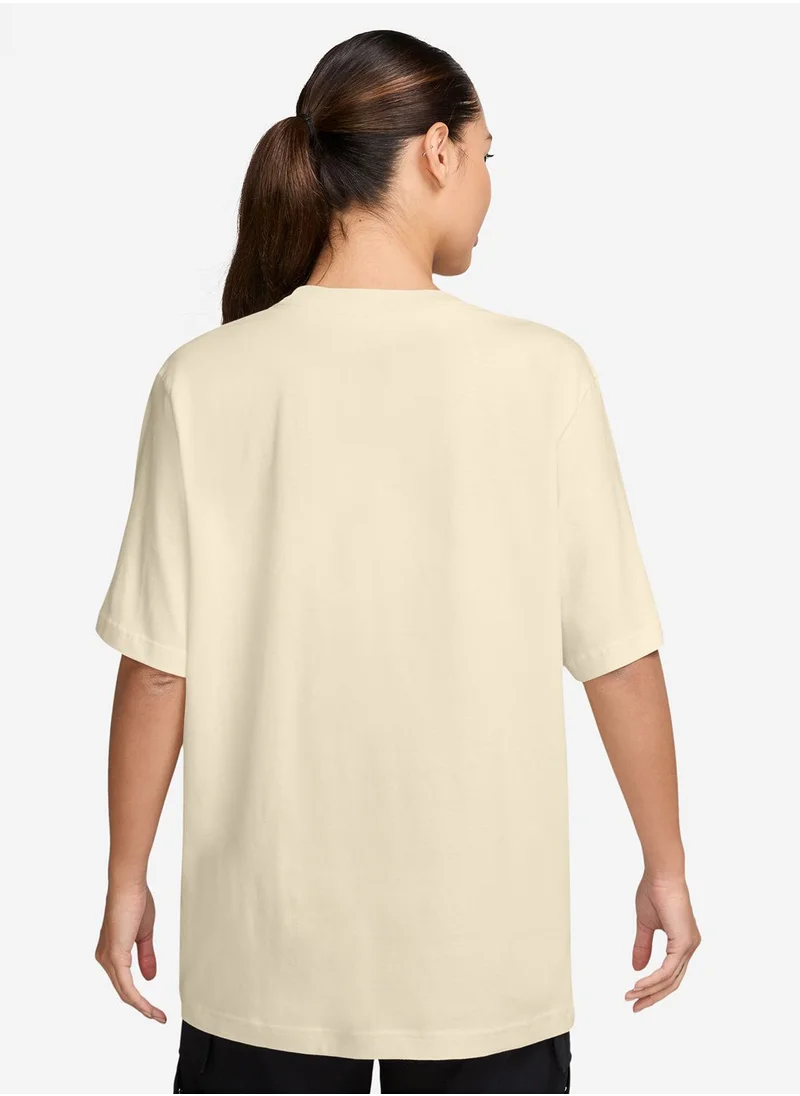 نايكي Nsw Back-To-School Oversized T-Shirt