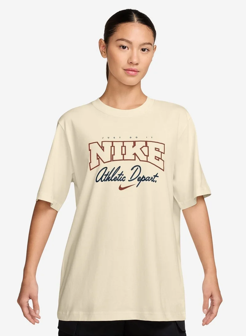 Nike Nsw Back-To-School Oversized T-Shirt