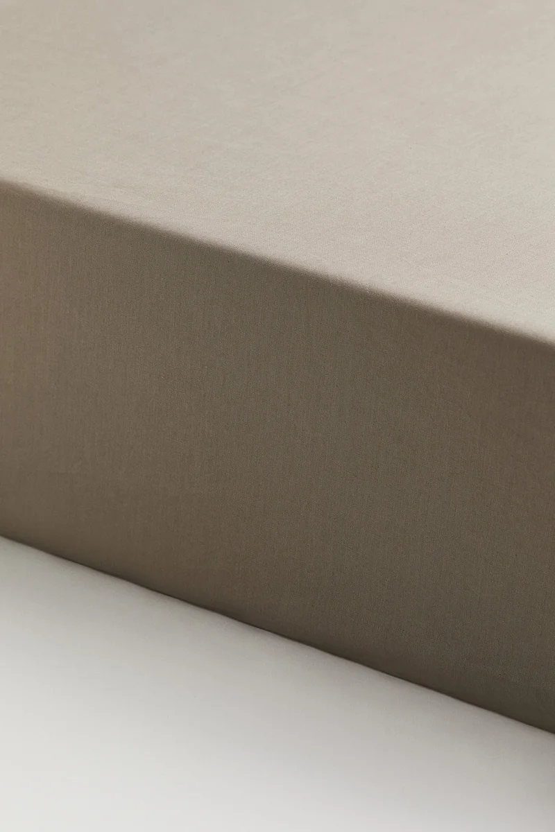 اتش اند ام Fitted cotton sheet