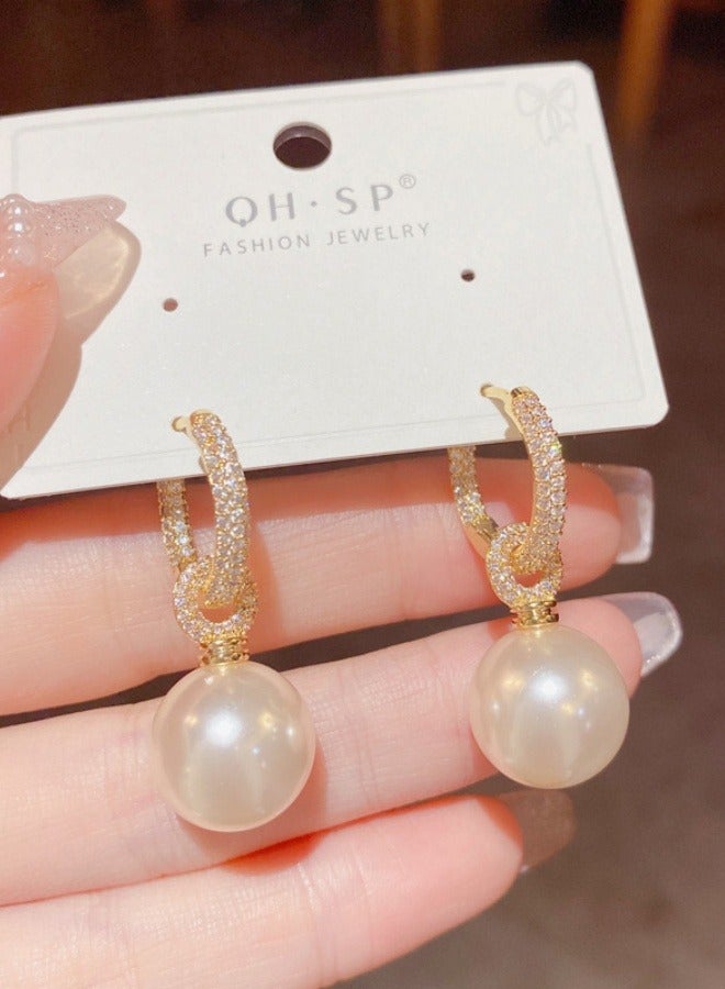 Elegant and Exquisite Fashion Ladies Zircon Pearl Earrings  - Image 2