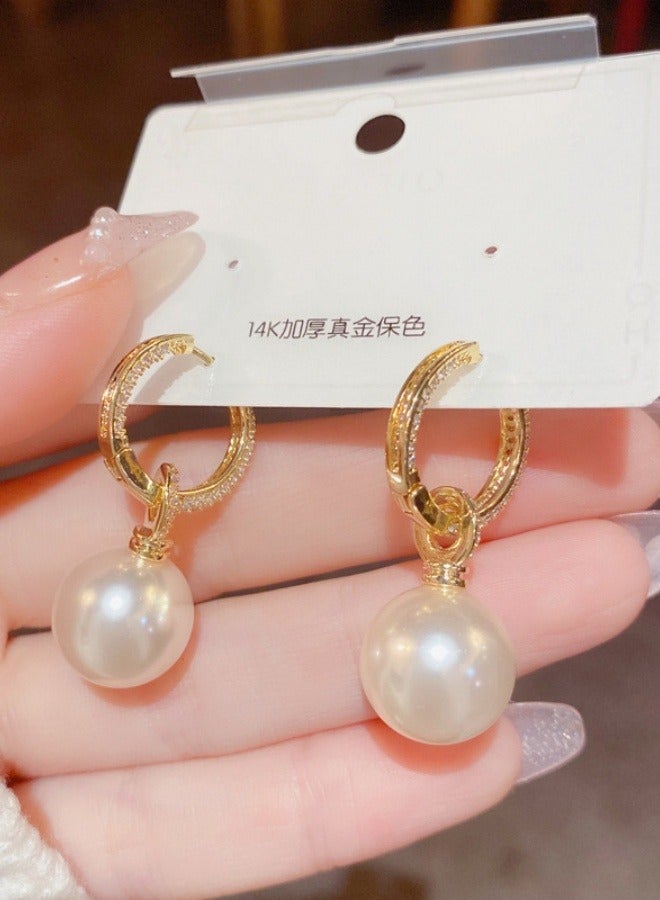 Elegant and Exquisite Fashion Ladies Zircon Pearl Earrings  - Image 3