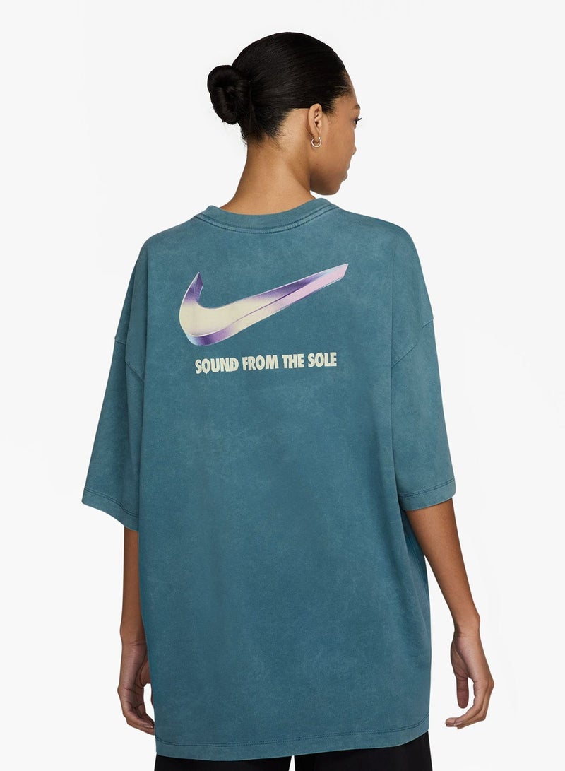 Nike Sportswear Women's Oversized Short-Sleeve T-Shirt - Image 2