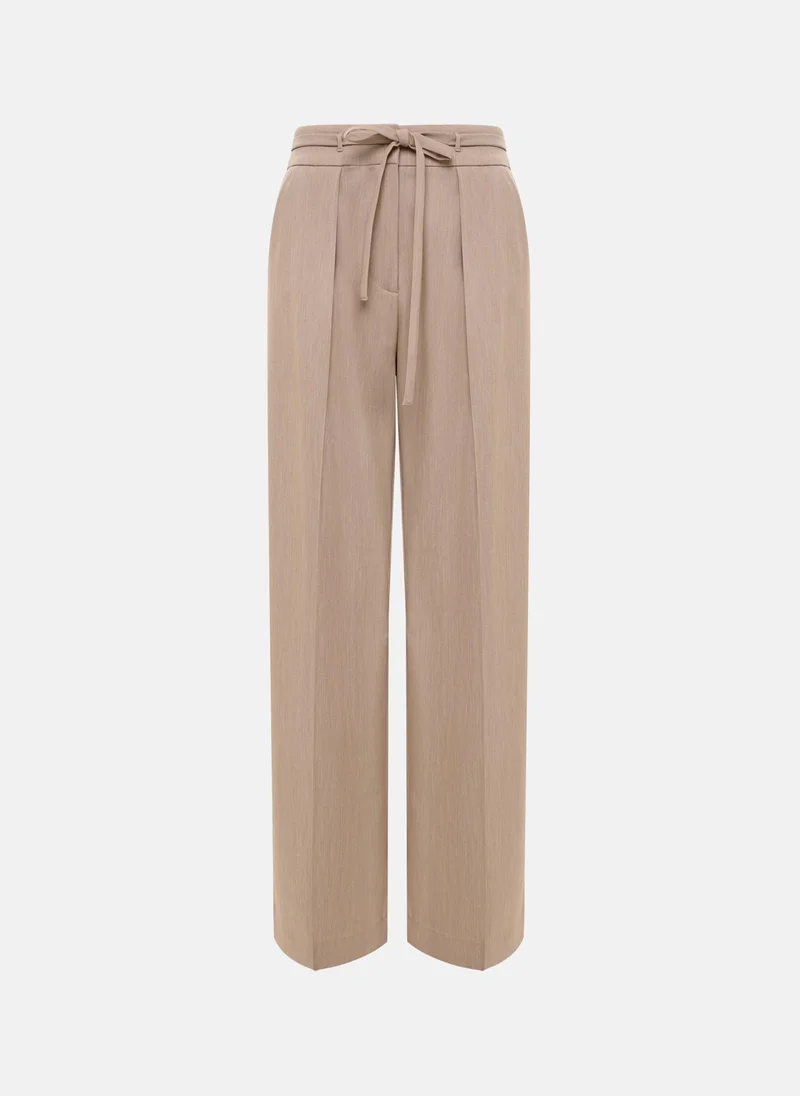 Lichi Loose pants with ties at the waist