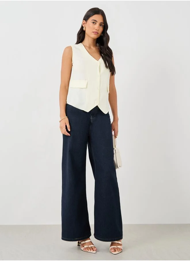 Styli Styli Solid Sleeveless Waistcoat with Flap Pockets Detail
