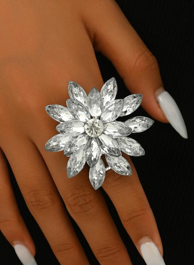 Take Two Silver Flower Statement Ring - Image 2