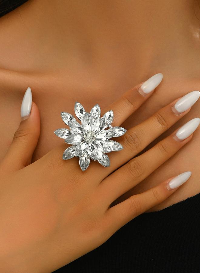 Take Two Silver Flower Statement Ring - Image 4