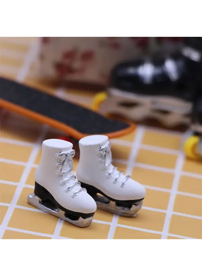 Miniature Resin Dollhouse Ice Skates Replica Realistic White Black Figure Skating Shoes Laces Curved Blade Model for Doll Accessories Mini Ski Scene Diorama Props Christmas Decorations - Image 2