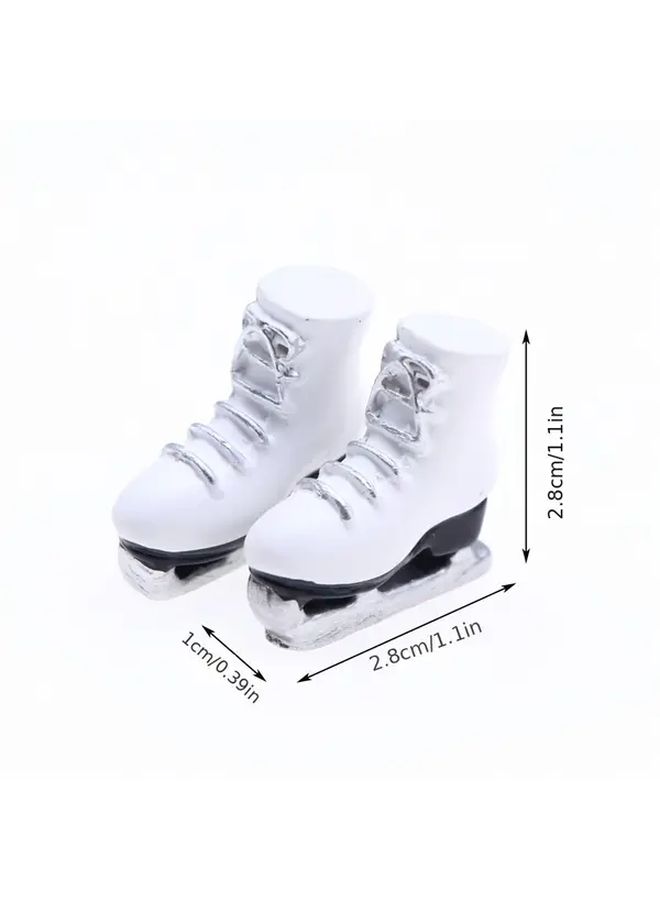 Miniature Resin Dollhouse Ice Skates Replica Realistic White Black Figure Skating Shoes Laces Curved Blade Model for Doll Accessories Mini Ski Scene Diorama Props Christmas Decorations - Image 3