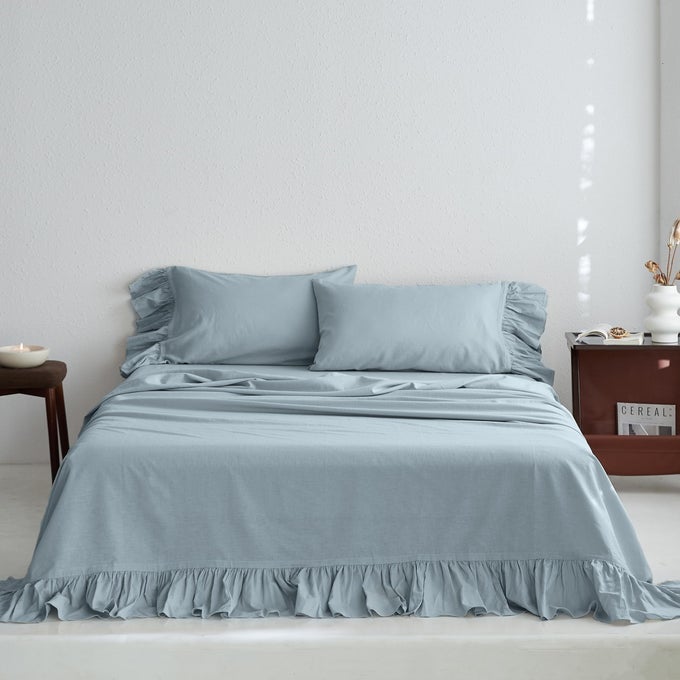 BELGIAN LINEN SHEET SET WITH LONG RUFFLES 4PCS 1 FLAT SHEET 1 FITTED SHEET 2 PILLOWCASES SOLID SHABBY VINTAGE CHIC COUNTRY STYLE FRILLED FARMHOUSE BED SHEET LONGDUSTY BLUE QUEEN