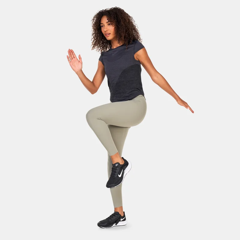 Nike Women's Dri-FIT Run Division Running Top