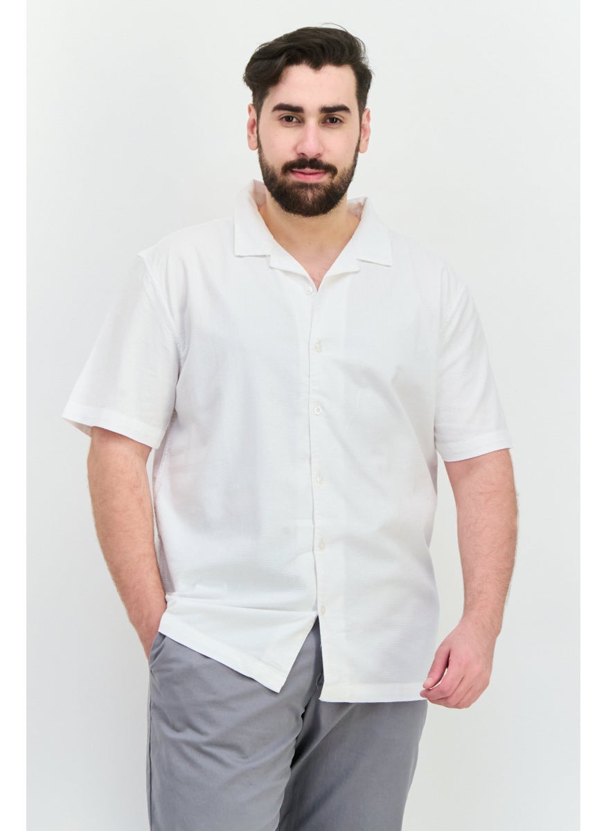 Men Regular Fit Textured Short Sleeves Casual Shirt, White - pzsku/ZE0AD22FB2AC1E36649ADZ/45/_/1739024077/6d775287-d1fd-4deb-986e-ccb348dbee2e