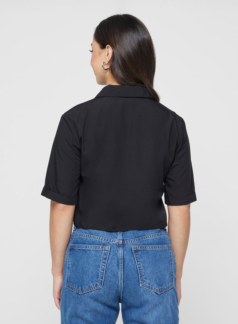 قميص قصير بأكمام قصيرة