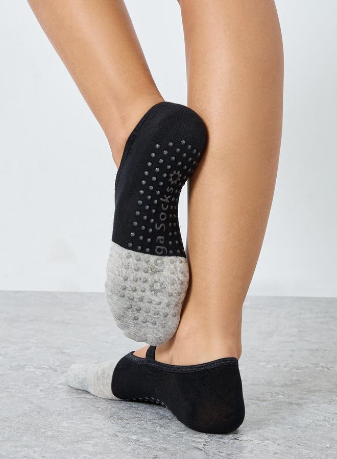 Styli Active Whiskers Cross Straps Silicon Pad Base Action No Show Socks - Image 1