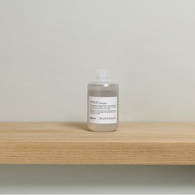 Davines VOLU SHAMPOO | VOLUME SHAMPOO FOR FINE, THIN HAIR TYPES | GENTLE EVERYDAY VOLUMIZING | 8.45 FL OZ (PACK OF 1) - Image 3