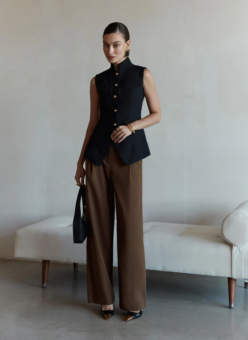 Lichi Flared waistcoat with chest pockets and square buttons