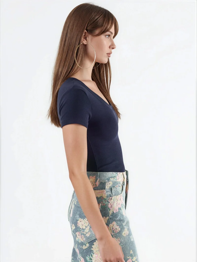 بوسيم BUSEM Elastic V-Neck Short Sleeve T-Shirt