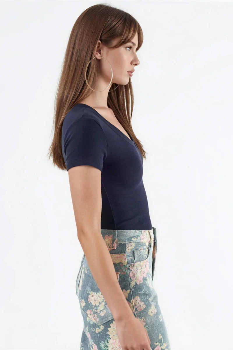 بوسيم BUSEM Elastic V-Neck Short Sleeve T-Shirt