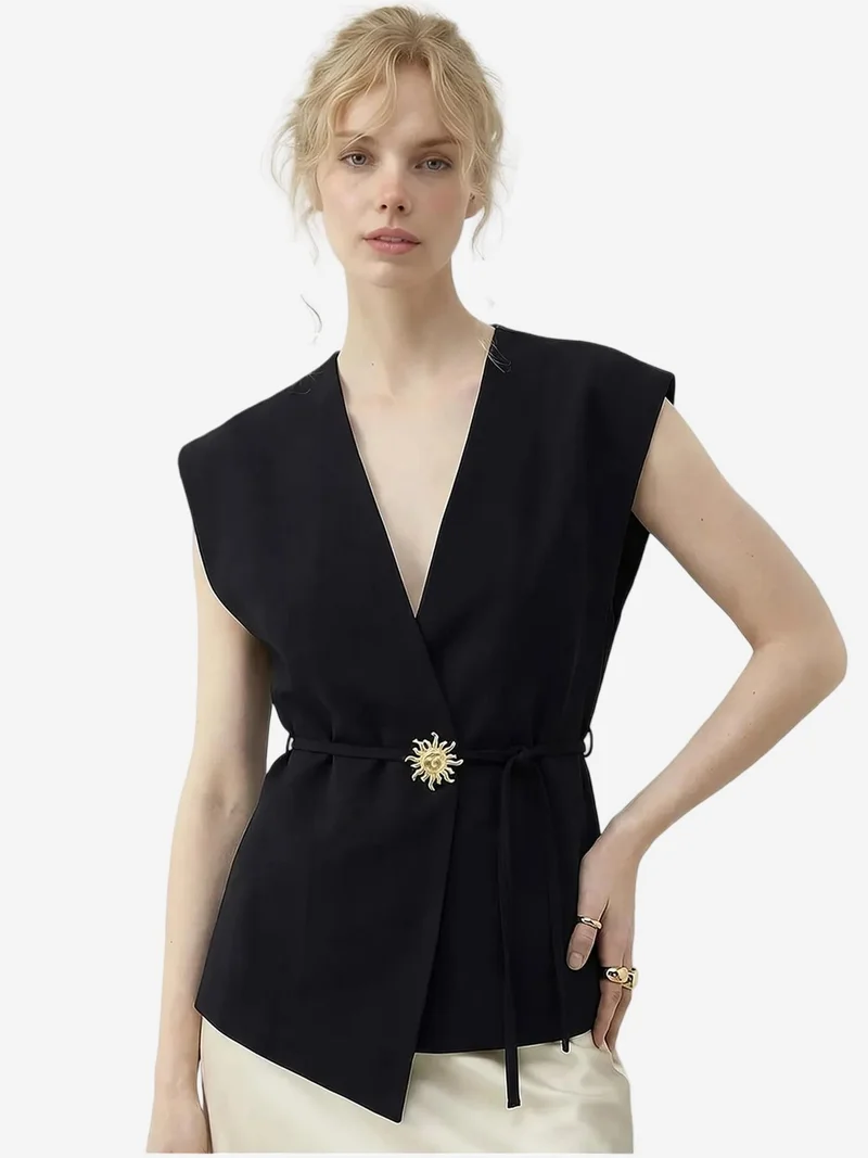 بيانكو لوتشي LUCCI Belted V-Neck Crepe Waistcoat