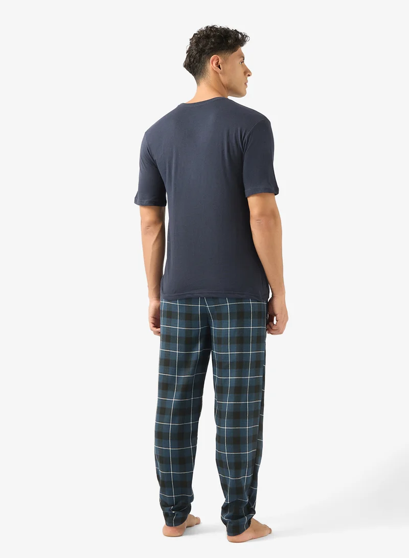 سفنتي فايف طقم بيجامة تيشيرت وبنطلون