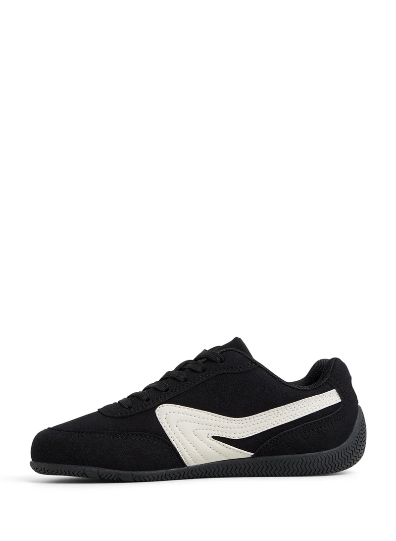 كول ات سبرنج Lace Up Low Top Sneakers