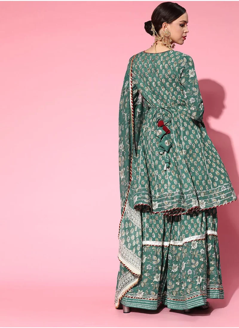 آي شين Regular Fit Floral Pattern Round Neck Neck Three-Quarter Sleeve Green Colour Knitted Cotton Kurta Set for Women with Mid-Rise Closure - A Must-Have for Every Wardrobe