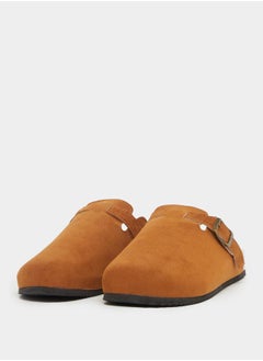 Suede Buckle Platform Sole Clogs - pzsku/ZE0BF3FB7B7FE87DBA977Z/45/1741033619/20803de6-88c2-47d1-a3bc-d869648ddb70