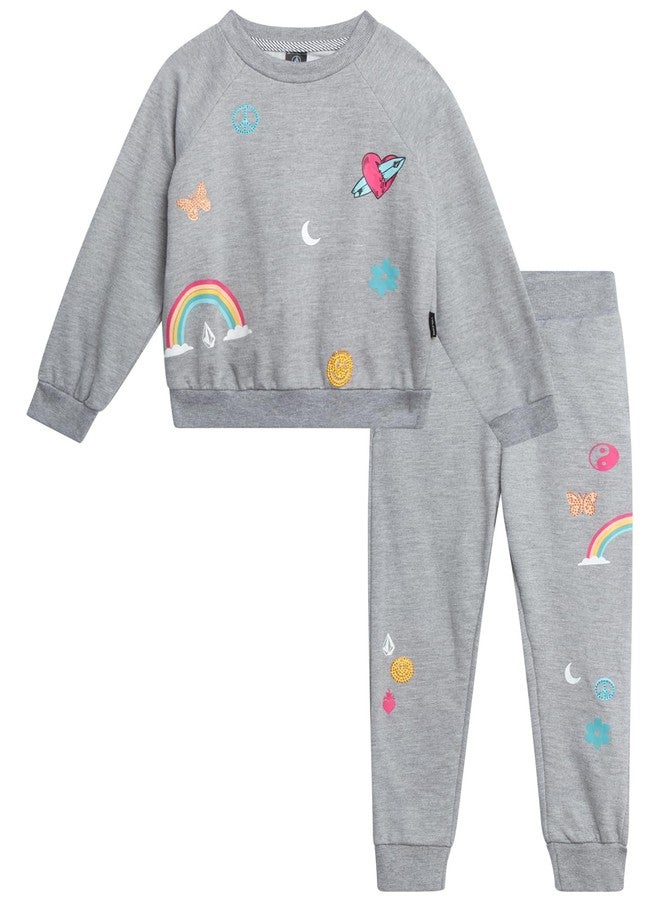 فولكوم طقم رياضي للبنات الصغيرات من فولكوم - قطعتان: كنزة صوفية برقبة دائرية وبنطال رياضي للأطفال الصغار، مقاس 4، لون رمادي فاتح - Image 1