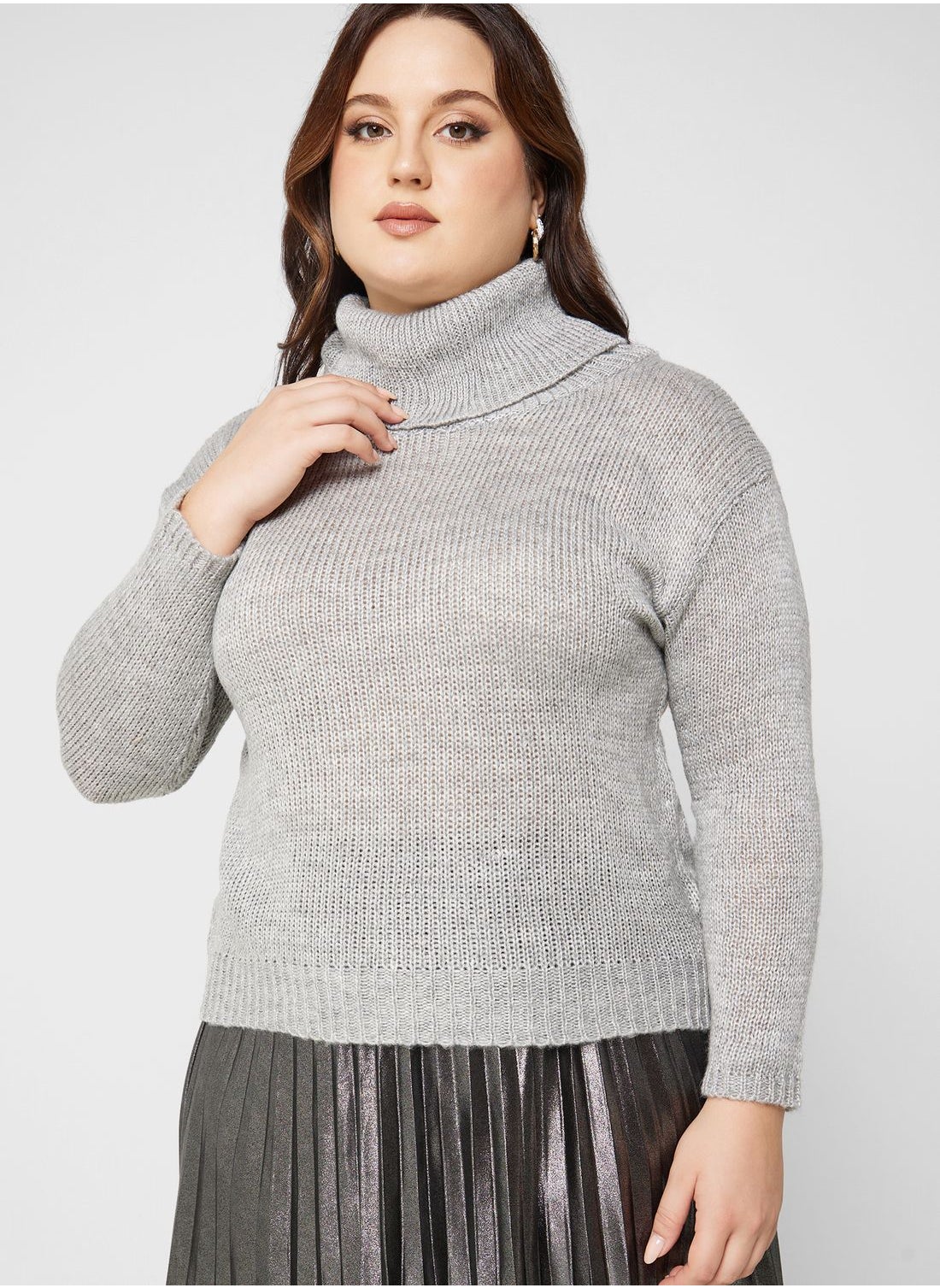 Cutout Back Turtle Neck Sweater - https://f.nooncdn.com/p/pzsku/ZE0C48CFB60F3875388EFZ/45/_/1701098102/a9437d1e-f400-4c18-b027-d508f97fc2b0.jpg?format=jpg&width=original