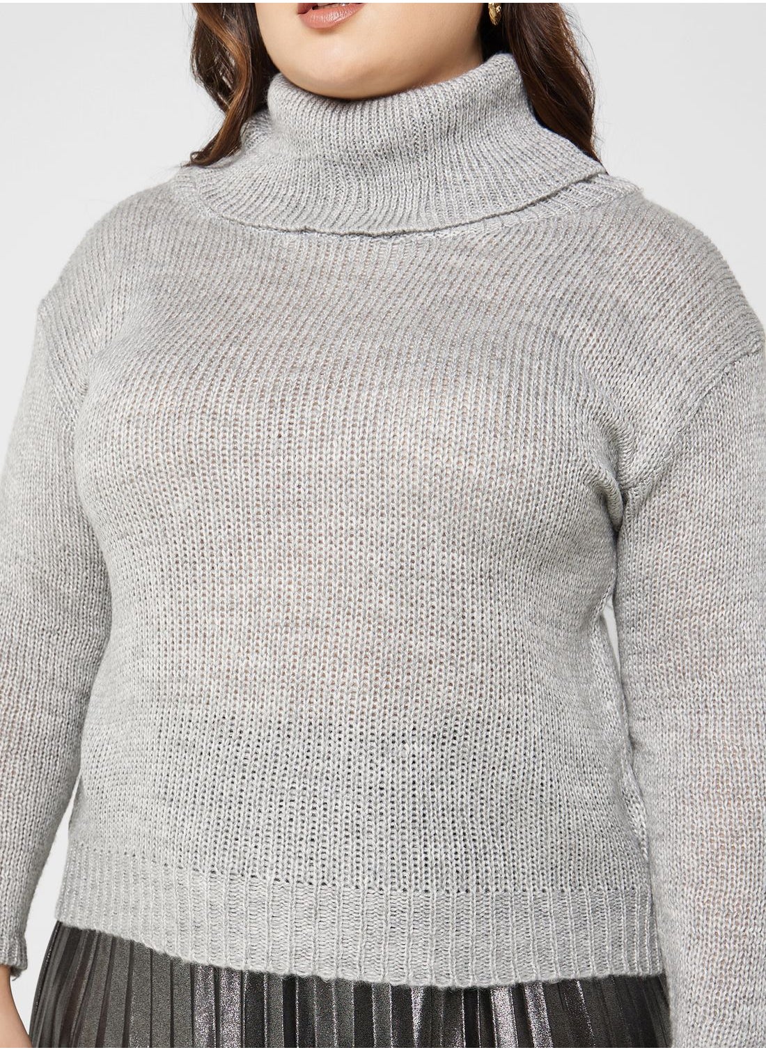 Cutout Back Turtle Neck Sweater - https://f.nooncdn.com/p/pzsku/ZE0C48CFB60F3875388EFZ/45/_/1701098104/74b8ade8-f6c2-48d4-81f2-f8be73e2eda0.jpg?format=jpg&width=original