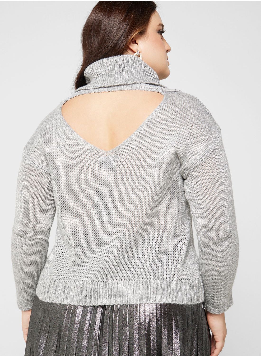 Cutout Back Turtle Neck Sweater - https://f.nooncdn.com/p/pzsku/ZE0C48CFB60F3875388EFZ/45/_/1701531696/7d6ce970-bd77-47fc-9760-afbbc294524a.jpg?format=jpg&width=original