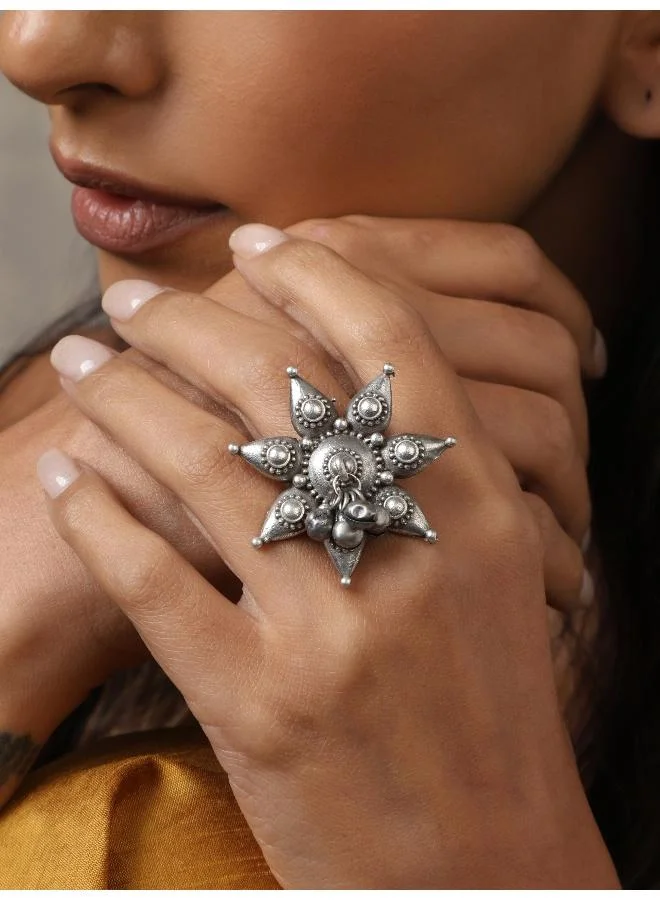 ترو برونز خاتم فضي بنقوش زهور من ترو براونز