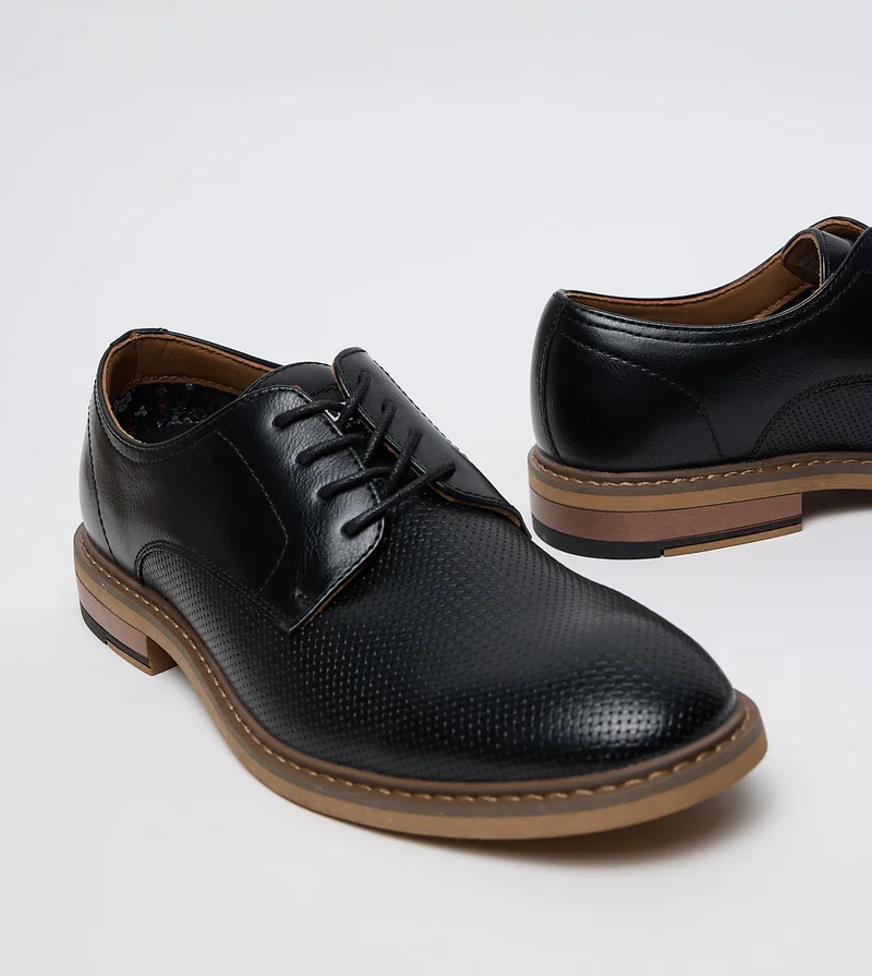 STEVE MADDEN  Evester Textured Lace-Up Formal Shoes for Men | Best Price UAE
