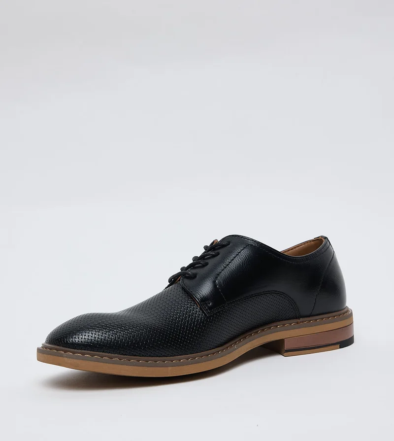 STEVE MADDEN  Evester Textured Lace-Up Formal Shoes for Men | Best Price UAE