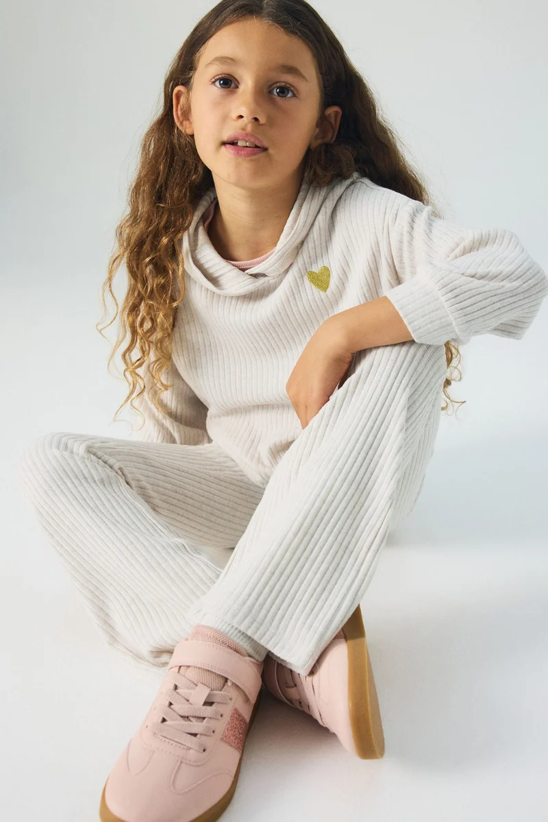 اتش اند ام طقم من حياكة مرنة ببطانة ناعمة - عبوة من قطعتين