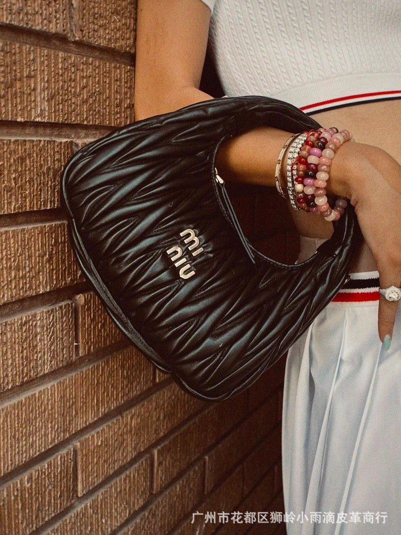 Miu Sheep Leather Hobo Handbag Classic Shoulder Crossbody Underarm Bag Pleated Cloud Bag Star Women'S Bag M - Image 4