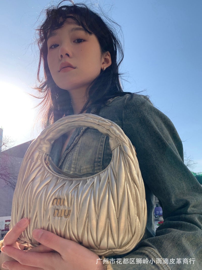 Miu Sheep Leather Hobo Handbag Classic Shoulder Crossbody Underarm Bag Pleated Cloud Bag Star Women'S Bag M - Image 5