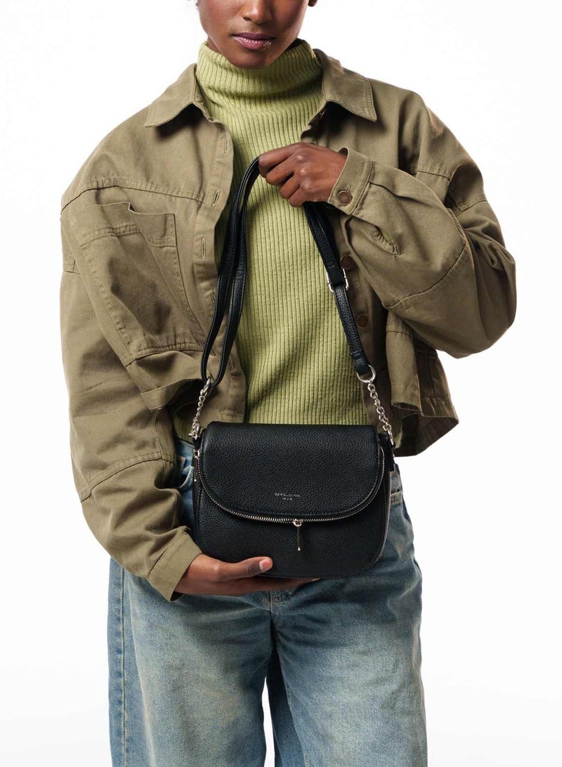 David Jones- Sling Bag model 6747-1- Casual female wearing Cross body bag in model 6747-1 - Image 4