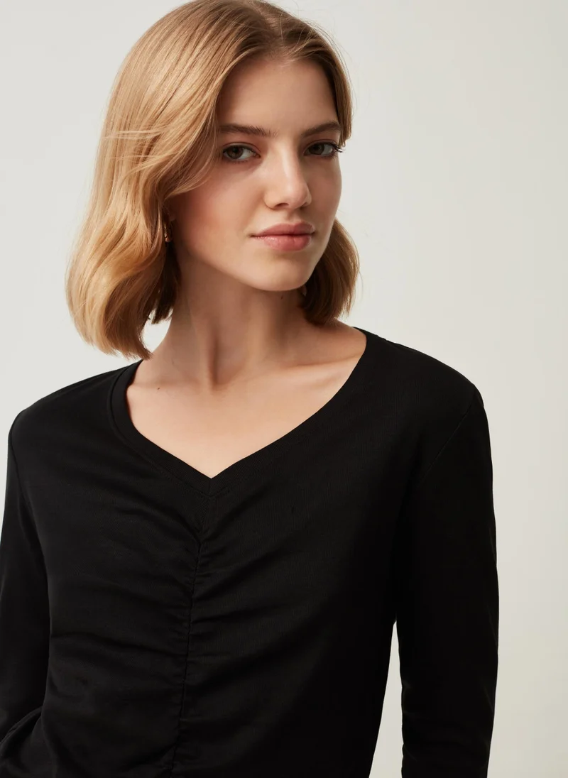 او في اس Ovs Womens T-Shirt With V Neckline And Gathering