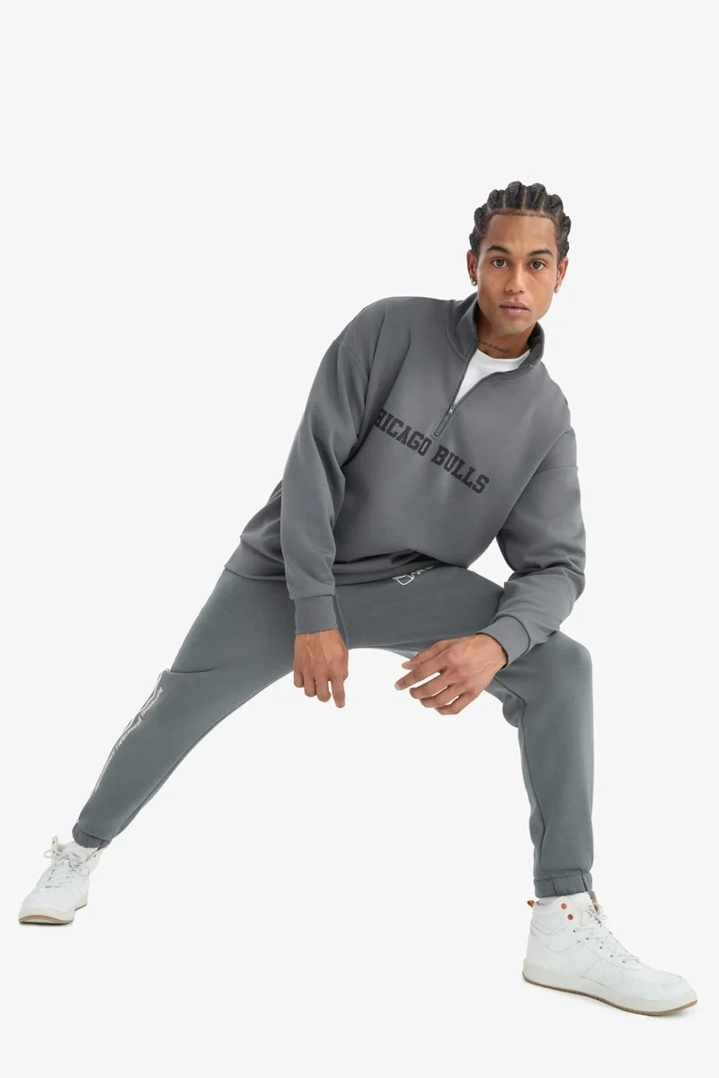 ديفاكتو DeFactoFit NBA Chicago Bulls Oversize Fit Zippered Scuba Fabric Sweatshirt