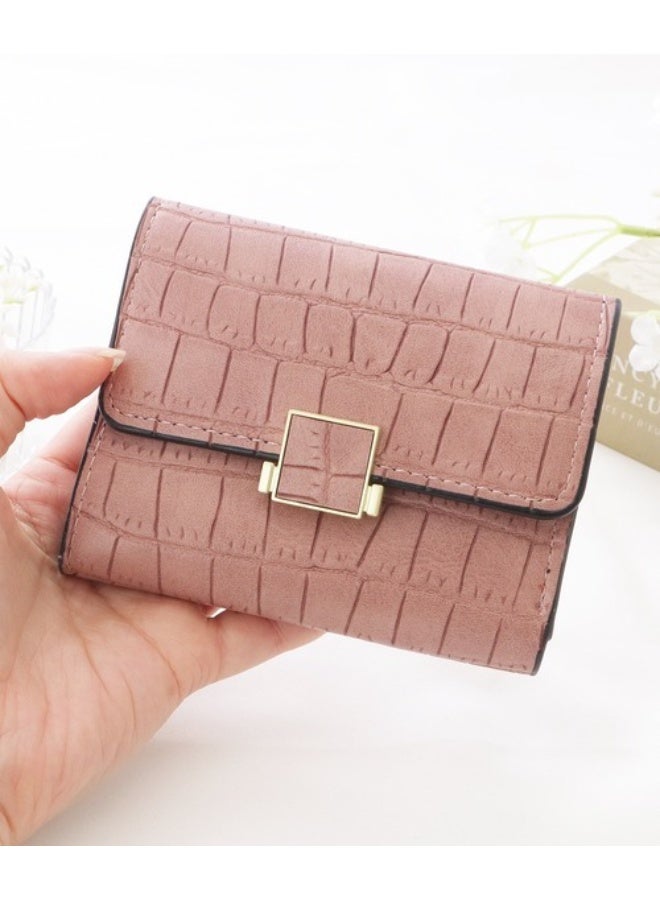 زوبا محفظة نسائية فاخرة بنقشة جلد التمساح – تصميم ميني أنيق وصغير الحجم بفتحات متعددة للكروت وجيب للنقود الورقية والعملات المعدنية – خامة جلد متينة لامعة وسهلة الحمل داخل أي شنطة – تنظيم مثالي وراحة يومية في محفظة واحدة مدمجة وعصرية - لون صيموني - Image 2