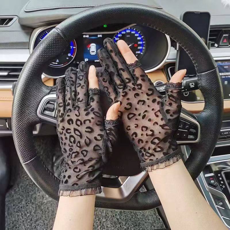 Summer short sun protection gloves for Women summer Korean style lace thin sun protection driving breathable ultra-thin gloves for women Wholesale T005 black leopard print