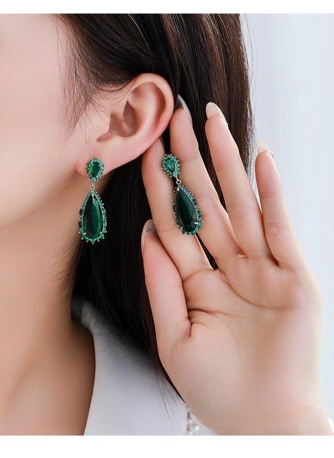 Retro Style Emerald Green Drop & Dangle Earrings - pzsku/ZE0E2FB4CB0044152A99BZ/45/_/1710250520/78cfa75c-8717-47a9-b1ea-3852e1278e1e