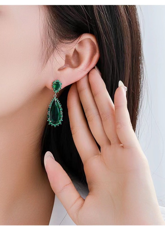 Retro Style Emerald Green Drop & Dangle Earrings - pzsku/ZE0E2FB4CB0044152A99BZ/45/_/1710250560/464d4493-9e94-430f-ba36-380443b351f2