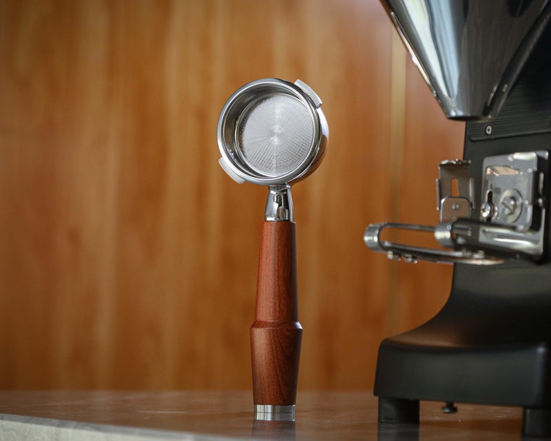 KNODOS 58mm Bottomless Portafilter For Gaggia Classic Pro, E24, GT and Evo Models Rosewood Handle Naked Porta Filter 58 mm & 18-21 Gram Filter Basket Included - Image 2