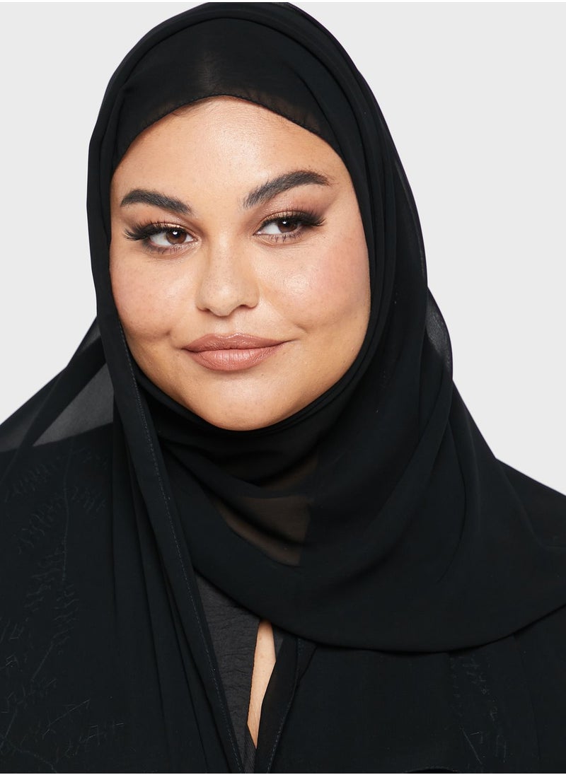 هيا كلوزيت كيرف - عباية مطرزة بتفاصيل ملونة - Image 1