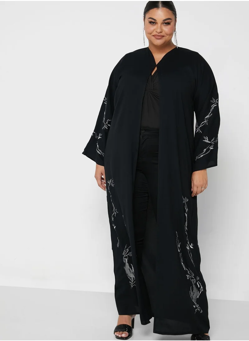 Hayas Closet Curve Embroidered Contrast Detail Abaya