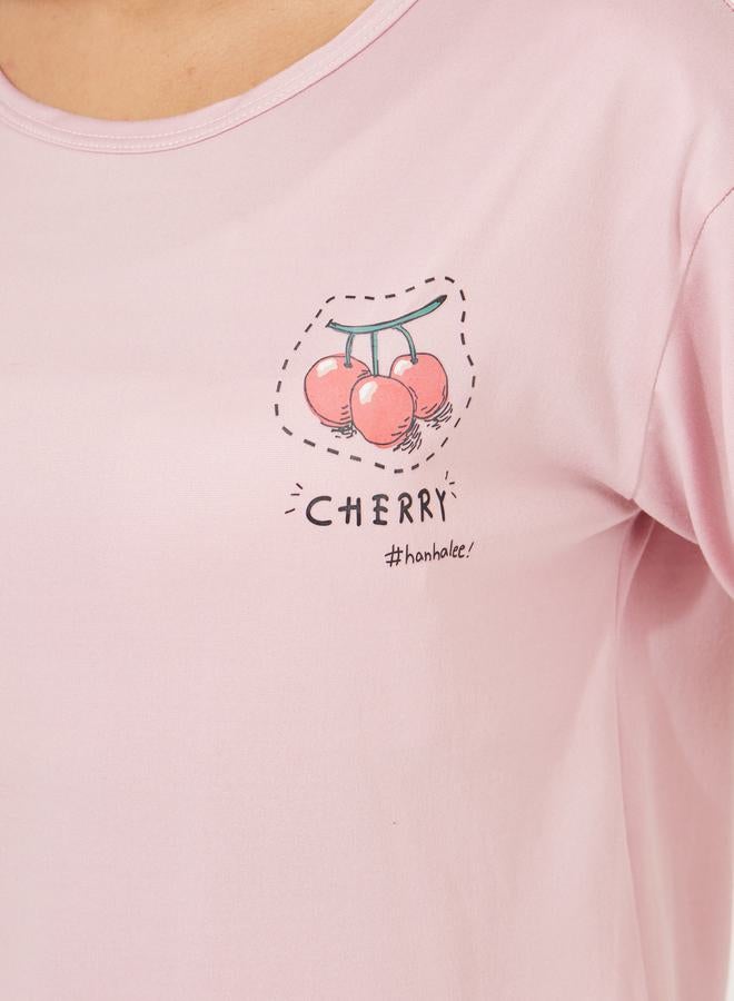 تايك تو طقم من 3 - بنطال وشورت مع تيشيرت بطبعة كرز - Image 3