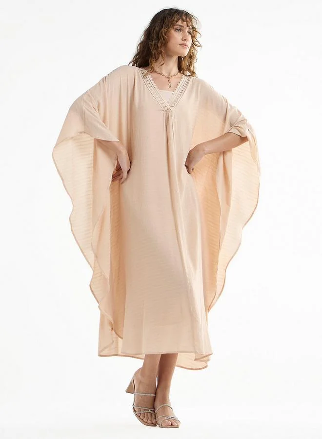 سبلاش فيڤ فستان ميدي قفطان سادة بأكمام طويلة وتفاصيل دانتيل