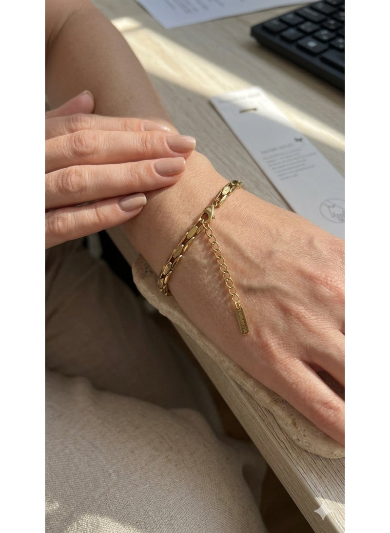Gold Plated Stainless Steel Linked Chain Bracelet for Women. - Image 1